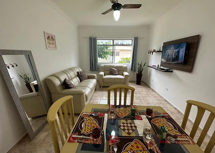 Apartamento uma quadra do mar- Praia da Enseada - melhor do Guarujá